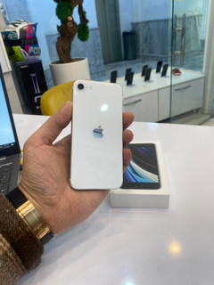 آیفون SE 2020 /استوک/ کارکرده / رنگ سفید / (فروشگاه ستینگ)