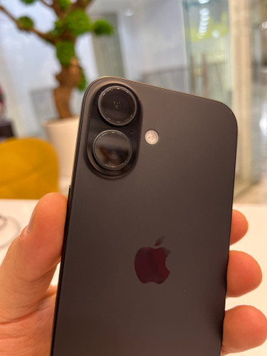 آیفون 16 کارکرده/با رجیستری و گارانتی شرکتی/مشکی / (فروشگاه ستینگ)